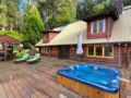 Eagles Nest Luxury Mountain Retreat - Narbethong - Australia Hotels