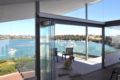 Fremantle Dream - River-front Architect Home & Walk to Beach - Perth パース - Australia オーストラリアのホテル