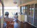 Lee Farmstay Cottages - Kingaroy - Australia Hotels