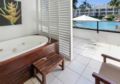 Peony - Luxury Private Studio at The Beach Club - Cairns - Australia Hotels