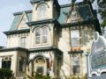 Bluenose Lodge and Victorian Inn - Lunenburg (NS) - Canada Hotels
