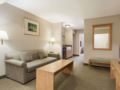 Days Inn & Suites by Wyndham Thunder Bay - Thunder Bay (ON) - Canada Hotels