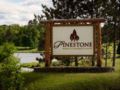 Pinestone Resort, Conference Centre, Spa & Golf Course - Haliburton (ON) ハリバートン（ON） - Canada カナダのホテル