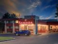 Ramada by Wyndham Pinewood Park Resort North Bay - North Bay (ON) ノース ベイ（ON） - Canada カナダのホテル