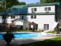 Timber House Resort - Brighton (ON) - Canada Hotels