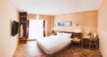 Enjoy the view of the big bed room - Wenshan - China Hotels