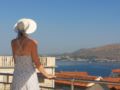 Holiday house with sea view up to 8 people - Okrug Gornji オクルグ ゴルニー - Croatia クロアチアのホテル