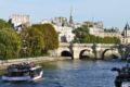 NOTRE DAME Marais Pompidou Luxury 2 Bed 2 Bath - Paris - France Hotels