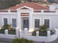 Micra Anglia - Andros アンドロス - Greece ギリシャのホテル