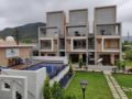 New green country side pool home in Lonavala- 3bhk - Malavli マラヴリ - India インドのホテル
