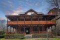 The Kathguni House by Vista Rooms - Manali - India Hotels