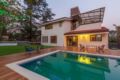Villa Mystica - 4BHK with Swimming Pool Lawn Views - Lonavala ロナバラ - India インドのホテル