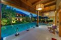 5 BR Luxury Vacation Villa by the beach, Seminyak - Bali バリ島 - Indonesia インドネシアのホテル