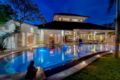 Amazing Villas Complex, 8 BR, Seminyak w/ staff - Bali バリ島 - Indonesia インドネシアのホテル
