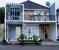 Villa Kayu Kelapa Batu - Malang - Indonesia Hotels
