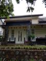 Villa Puncak Aster 3 Cisarua - Pondok Yedidah - Puncak プンチャック - Indonesia インドネシアのホテル