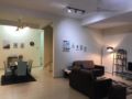 DOUBLE STOREY 4 ROOMS+LIVING ROOM AIRCONDS+WIFI - Alor Setar - Malaysia Hotels