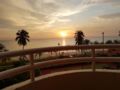 Family 3 bedroom beachfront home, amazing sunset! - Port Dickson ポート ディクソン - Malaysia マレーシアのホテル