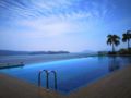 Pelagos Suites. Sunset Seaview with infinity pools - Kota Kinabalu コタキナバル - Malaysia マレーシアのホテル