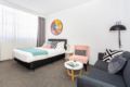 Modern Studio In The City's Only Resort! - Auckland - New Zealand Hotels
