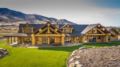 Spectacular log home set by the Clutha River. - Tarras - New Zealand Hotels
