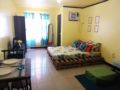 Alex's Cozy Haven w/Wifi Near malls and offices.. - Cebu - Philippines Hotels