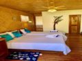 Budget Triple Room (beach front area) - Palawan - Philippines Hotels