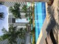 Pool view w/ balcony @shell residence near SM MOA - Manila マニラ - Philippines フィリピンのホテル