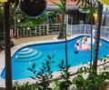 Private Swimming Pool Farm Garden with Open Gazebo - Manila マニラ - Philippines フィリピンのホテル