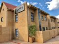 Camelot Guest House & Apartments - Potchefstroom ポチェフストルーム - South Africa 南アフリカ共和国のホテル