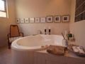 Schulphoek Seafront Guesthouse and Restaurant - Hermanus - South Africa Hotels