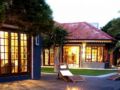 Singa Lodge - Lion Roars Hotels & Lodge - Port Elizabeth - South Africa Hotels