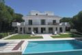 Stunning villa-pool Las Chapas Marbella - Marbella マルベーリャ - Spain スペインのホテル