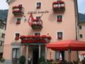 Albergo Croce Bianca - Poschiavo ポスキアボ - Switzerland スイスのホテル