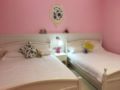 Pink Quadruple Room with Balcony Jacuzzi - Hualien 花蓮県 - Taiwan 台湾のホテル