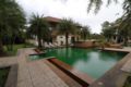 Greenery Villa 11BR Sleeps 22 w/Pool & Lake - Pattaya パタヤ - Thailand タイのホテル