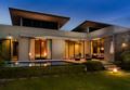 Luxury Modern 3 BDR Private Pool Villa @ Naiharn - Phuket プーケット - Thailand タイのホテル