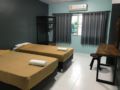Nimman Expat Home: Room 2 (Twin-beds) - Chiang Mai チェンマイ - Thailand タイのホテル