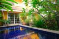Pool garden villa walk to old town+night market - Chiang Mai チェンマイ - Thailand タイのホテル
