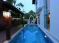 Siriwari Villas 11 BR Sleeps 22 w/Pool near City - Pattaya パタヤ - Thailand タイのホテル