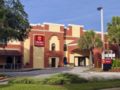 Clarion Inn & Suites Across From Universal Orlando Resort - Orlando (FL) オーランド（FL） - United States アメリカ合衆国のホテル