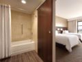 Embassy Suites by Hilton Akron-Canton Airport - North Canton (OH) ノース カントン（OH） - United States アメリカ合衆国のホテル