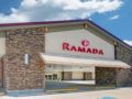 Ramada Hotel & Conference Center by Wyndham Columbus - Columbus (NE) コロンバス（NE） - United States アメリカ合衆国のホテル