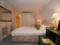 Veeve Egerton Gardens 3 Bedroom 3 Bathroom In Elegant Knightsbridge - London - United Kingdom Hotels