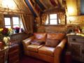 Wizards Thatch Luxury Suites - Manchester - United Kingdom Hotels