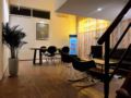 Duplex Hideaway | Stylish Working Space & 2BR - Ho Chi Minh City ホーチミン - Vietnam ベトナムのホテル